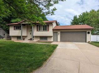 21 Oriole Ct, Appleton, WI 54915