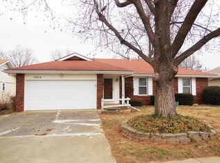 1059 E Cambridge St, Springfield, MO 65807