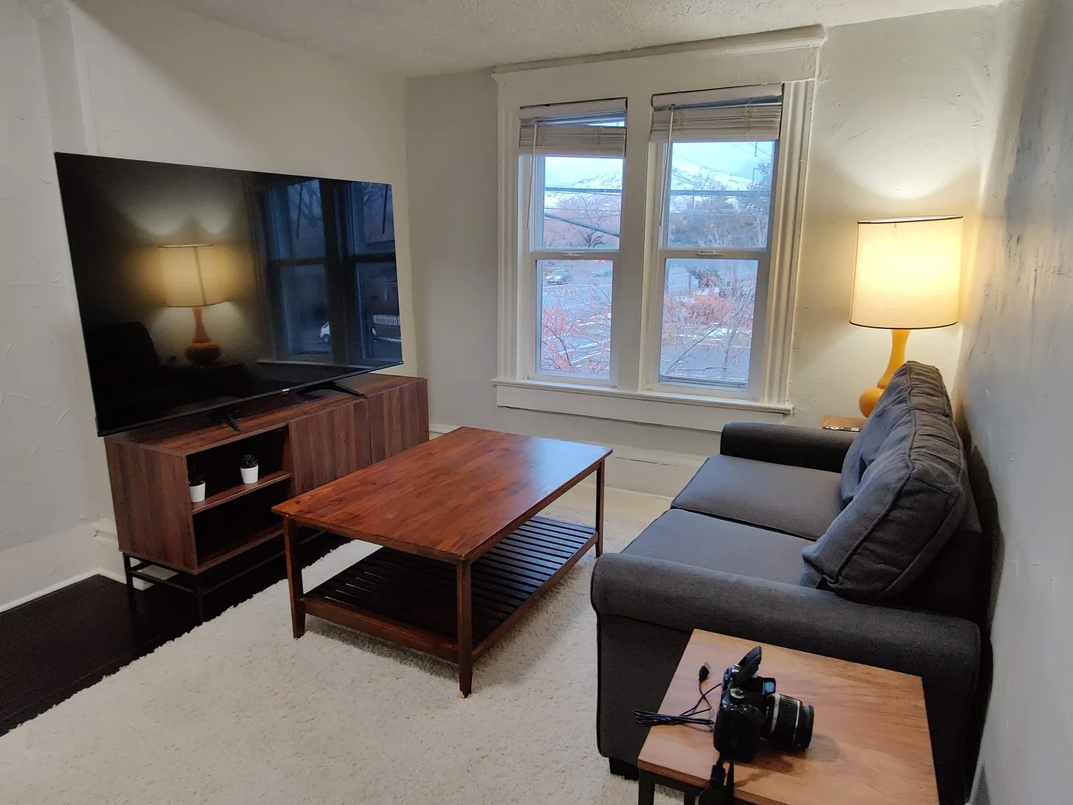 Upstairs apartment close to liberty park — Photo 2