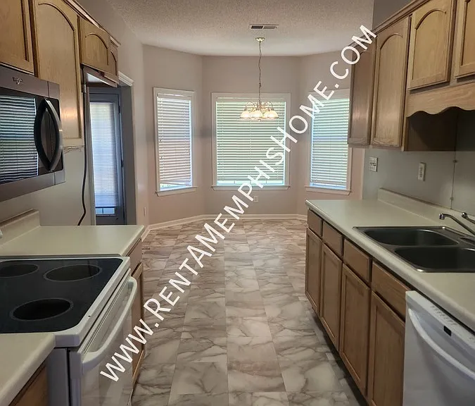 8246 Wesley Woods Cir — Photo 16