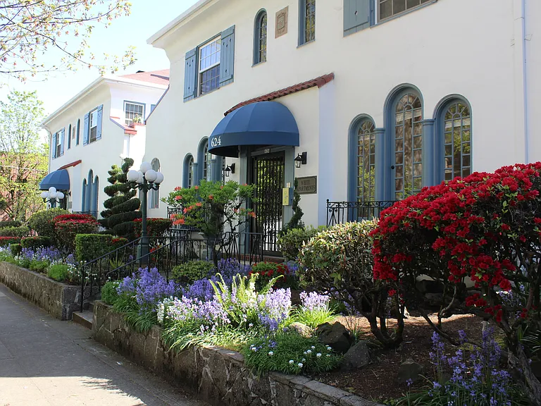 The White Apartments - Portland Oregon