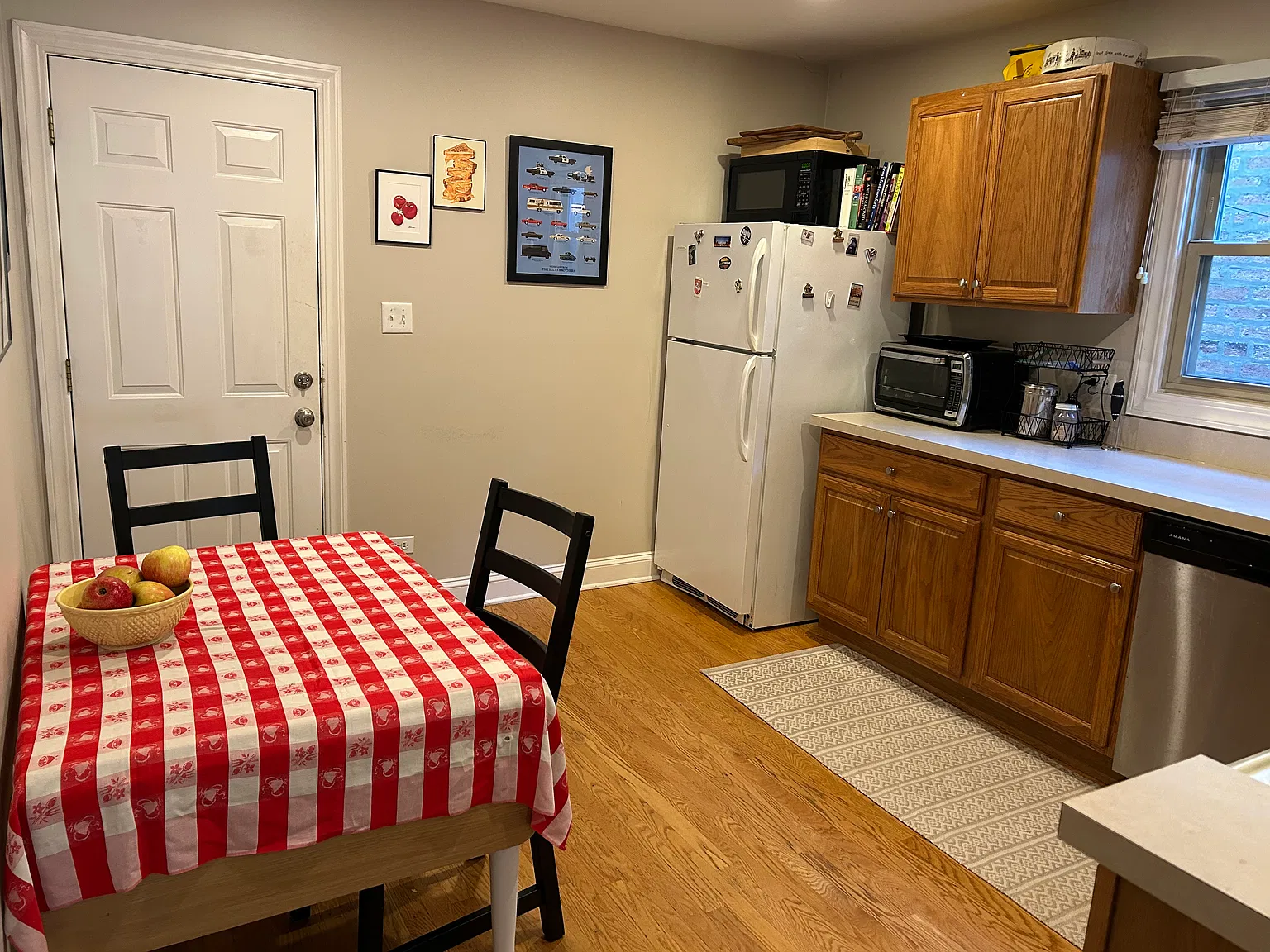 2 bed, 1750 sqft, $3,000 — Photo 3