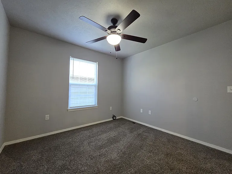 539 Welch St — Photo 10