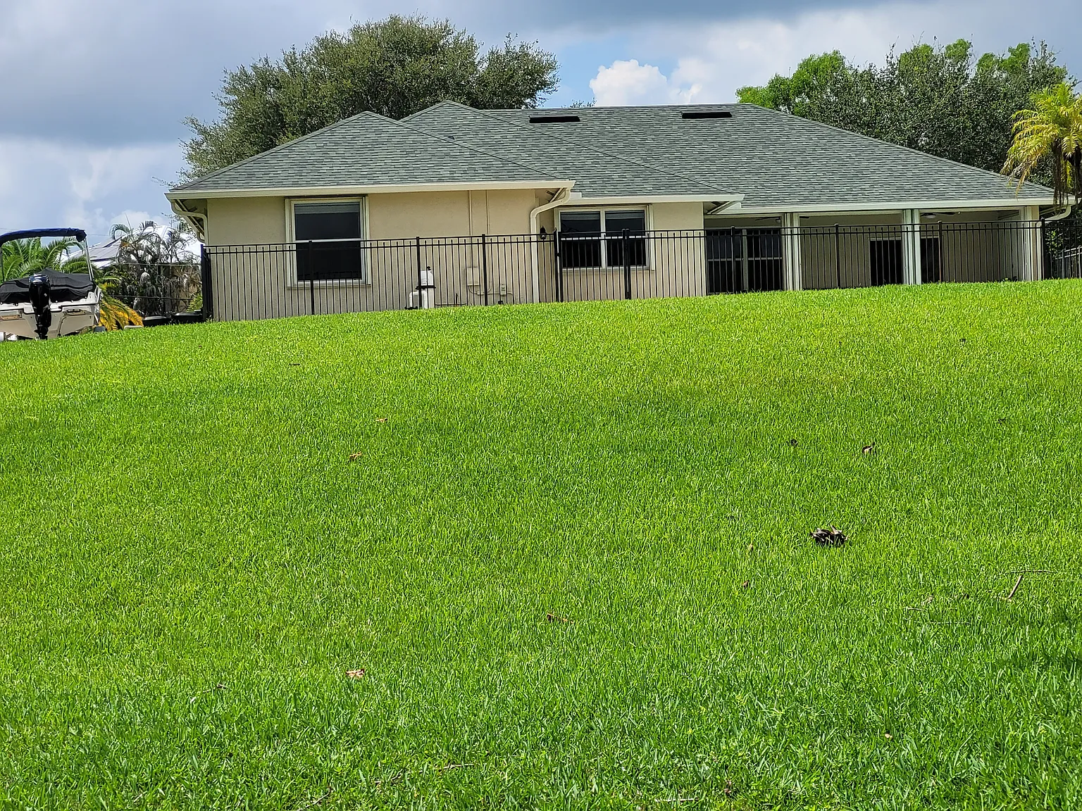 2706 SE Eagle Dr — Photo 2
