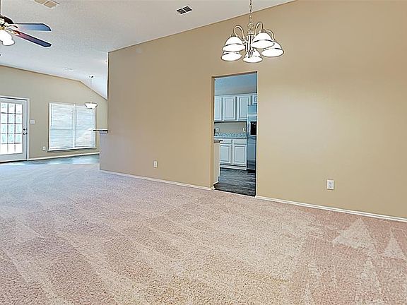 4th image of 1221 Meadow Gln