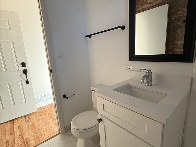 1745 W 33rd St #1M — Photo 6