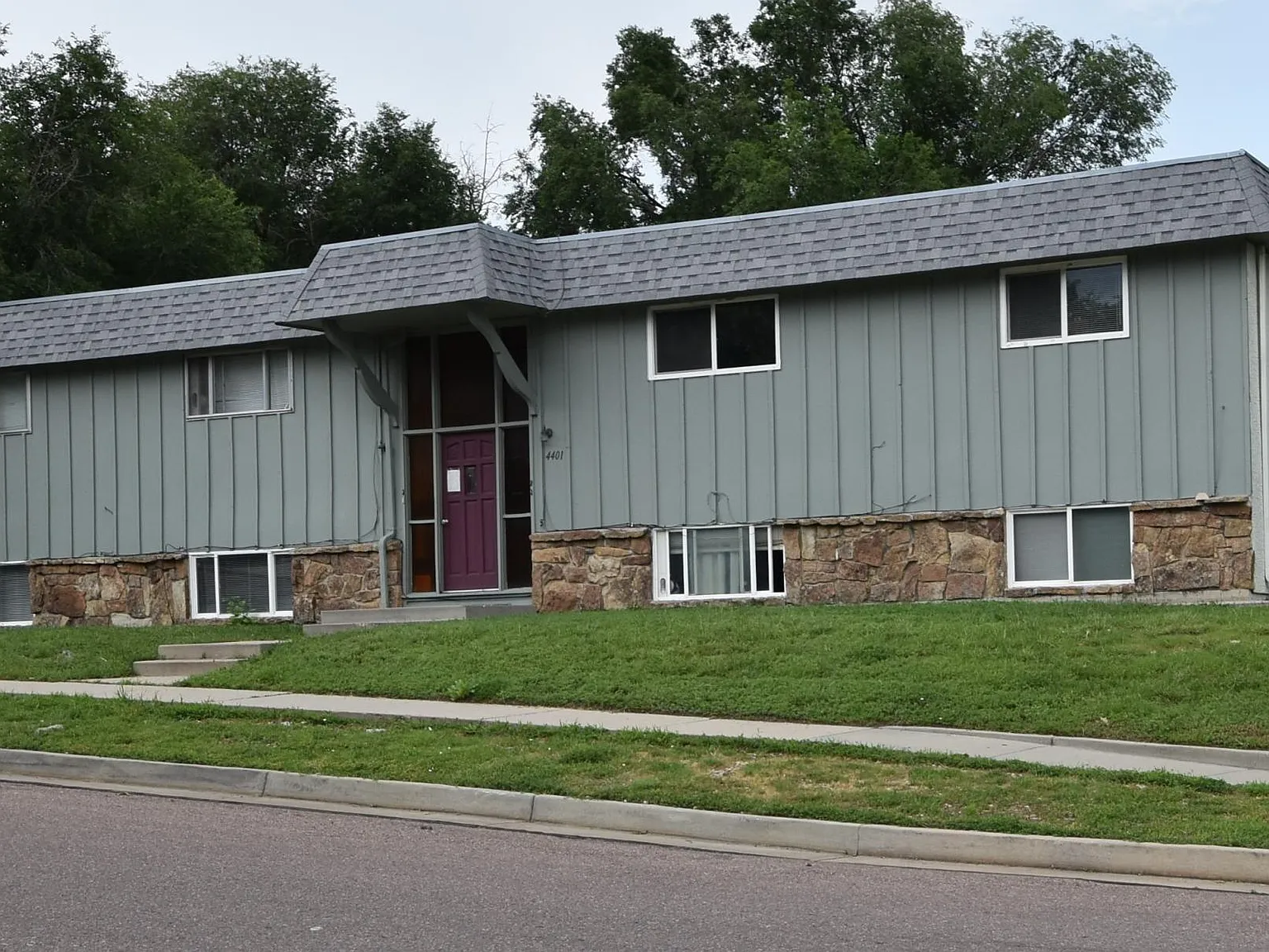 2 bed, 1000 sqft, $950 — Photo 1
