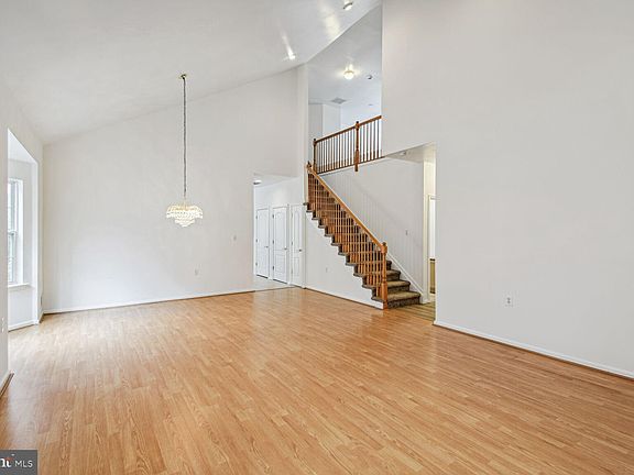 4th image of 86 Rainflower Ln