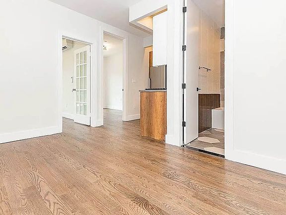 5th image of 799 Ocean Ave #3R