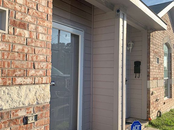 3rd image of 2124 W East Roberts St #2124