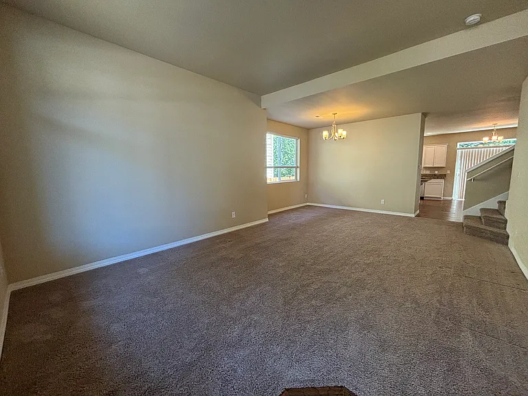 3676 SE Chesterton Dr — Photo 2