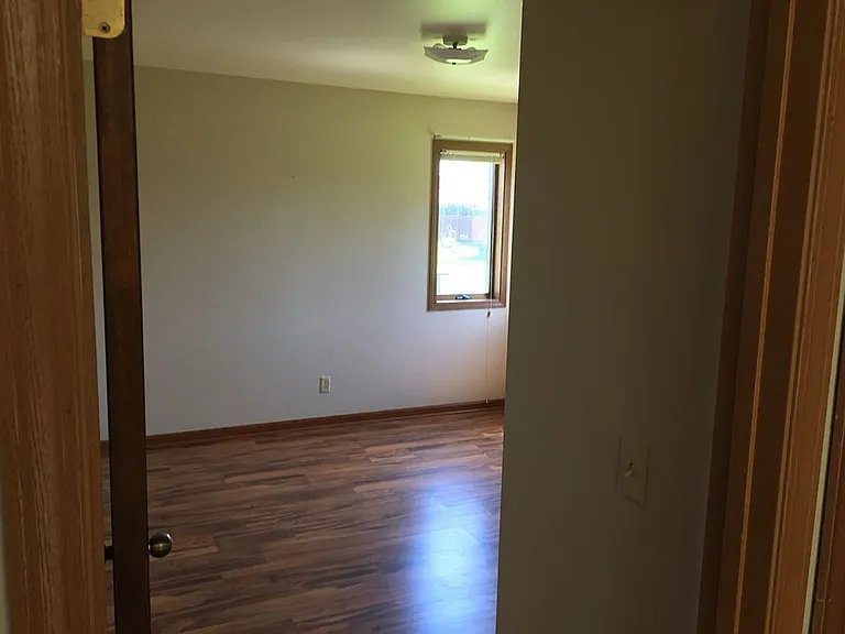 4413 Menasha Ave #4413 — Photo 9