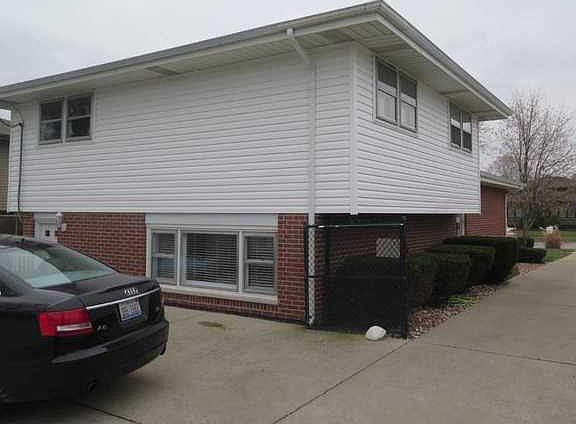 3rd image of 5432 W 128th Pl