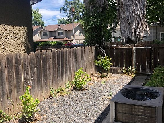 2nd image of 390 Ash St #2B-1Ba