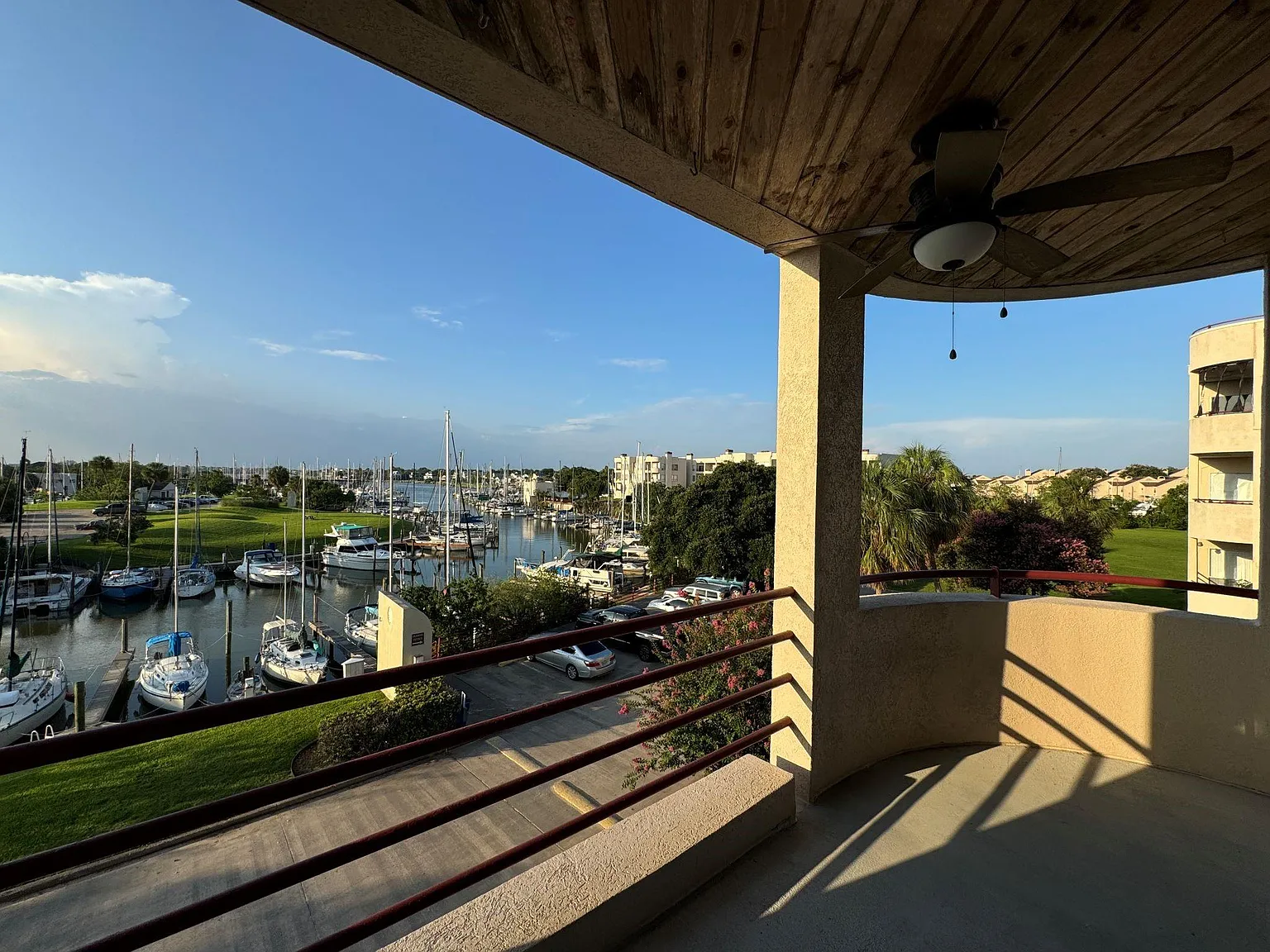 2 bed, 4.0 bath, 1231 sqft, $1,700 — Photo 2