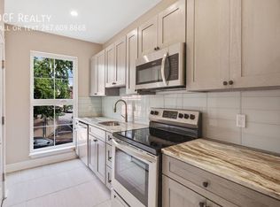 46 S 44th St #3, Philadelphia, PA 19104