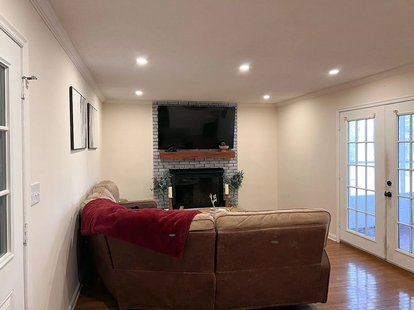 Spacious 4-Bedroom Home with Fenced Yard in Golden Springs — Photo 4