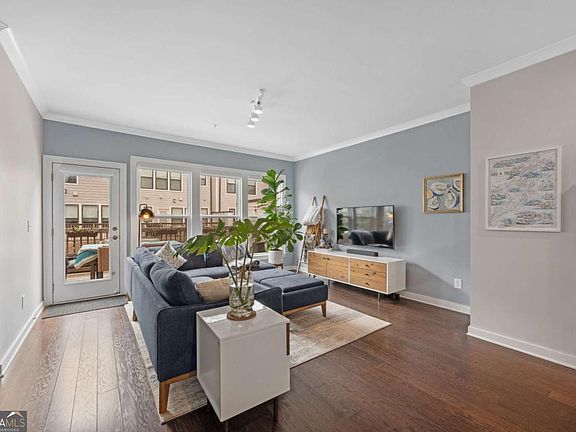 5th image of 2020 Holtz Ln
