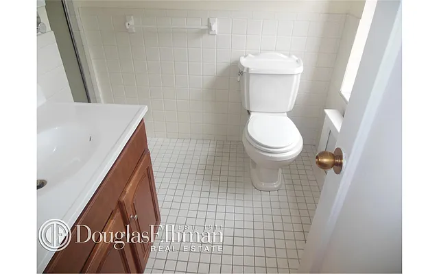 Rented by Douglas Elliman | media 7