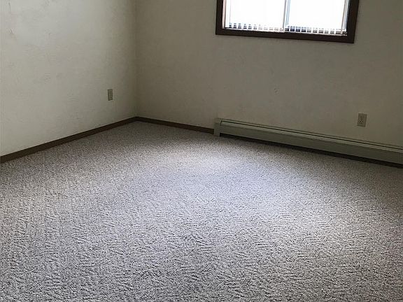 4th image of 445 Laverne Dr APT 8