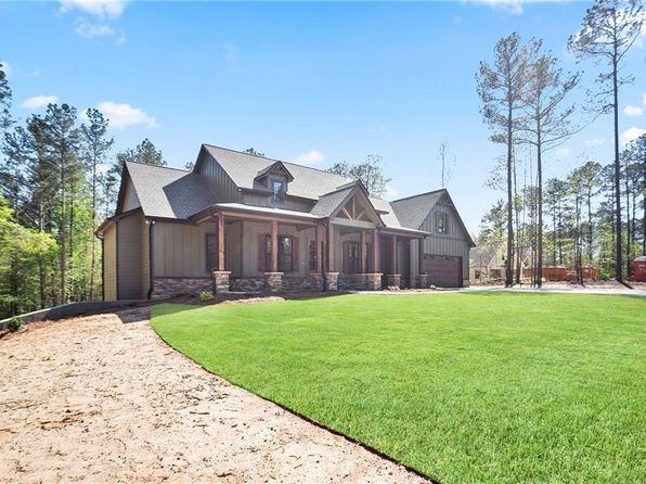 628 Sandhill Hickory Level Rd, Carrollton, GA 30116
