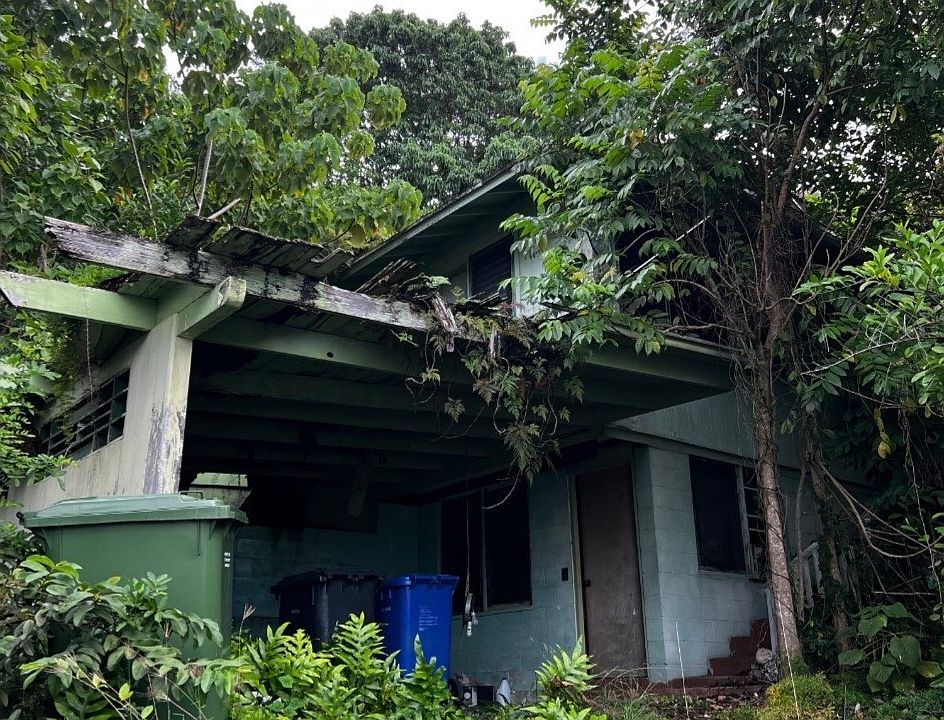 1st image of 2420 Puunoa Pl APT A