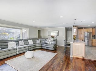 17 Laurel Dr, Springfield, NJ 07081