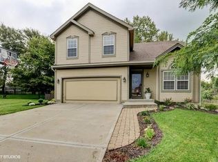 10901 N Skiles Ct, Kansas City, MO 64157