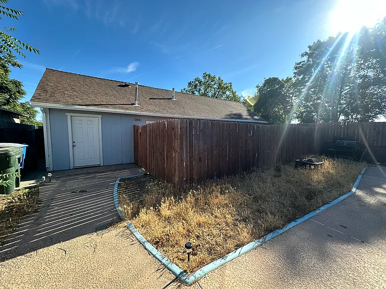 755 Joaquin St — Photo 2
