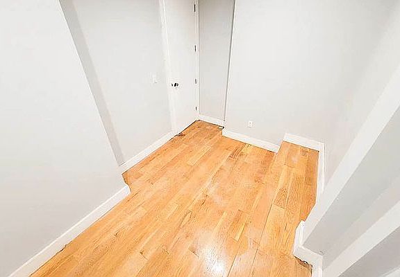 5th image of 304 W 98th St #2