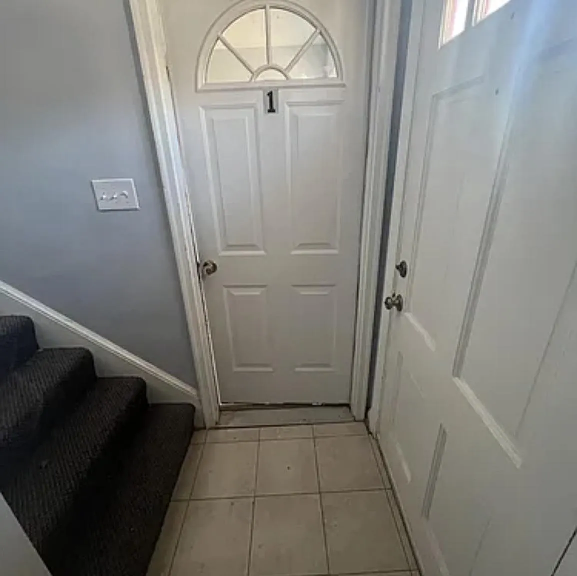 3 bed, 1.0 bath, 2674 sqft, $2,580 — Photo 2