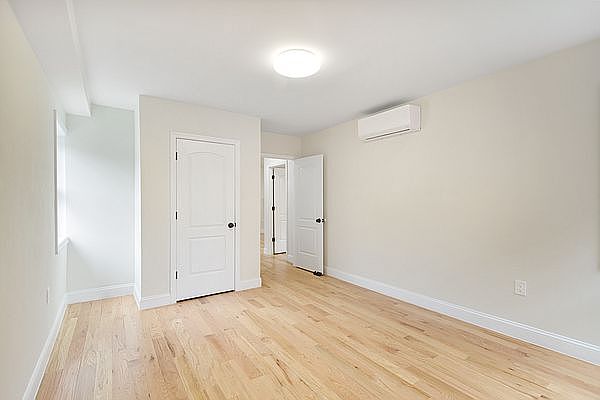 1st image of 2955 Bronxwood Ave #2