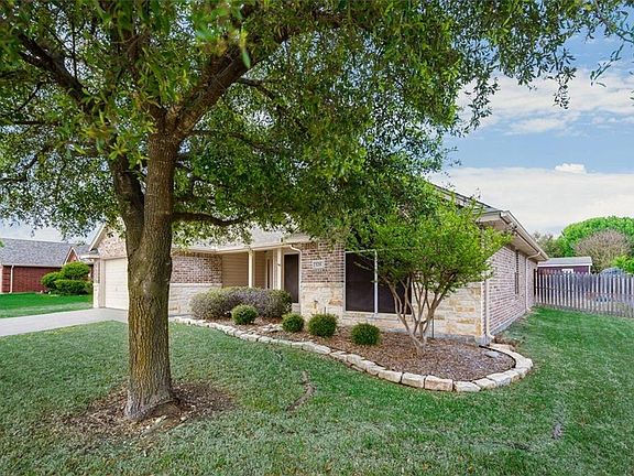 2nd image of 526 Wild Springs Dr