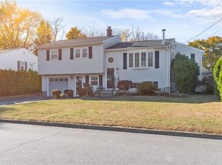 61 Kerri Lyn Rd, Warwick, RI 02889