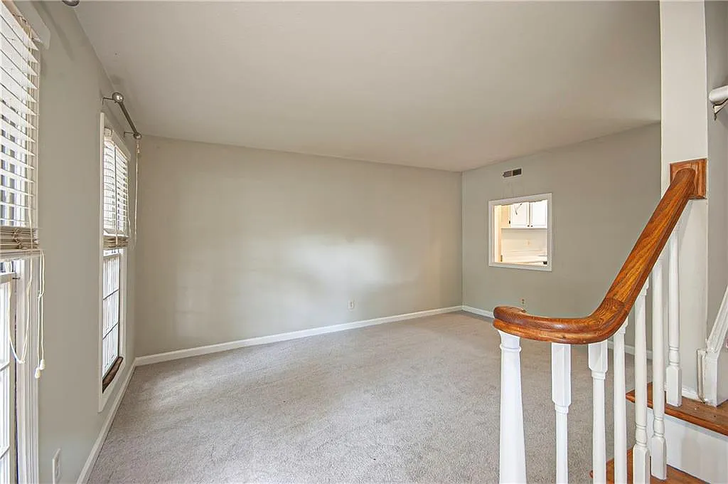 2 bed, 1.5 bath, $1,550 — Photo 2