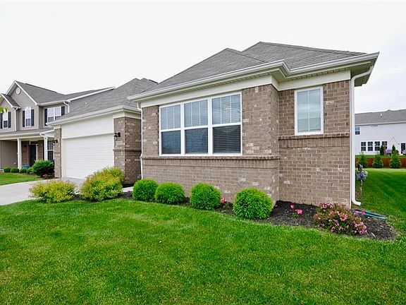 3rd image of 5181 Charmaine Ln