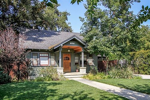 
        002-Front_View-723493-mls