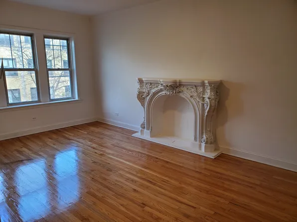 2331 W Arthur Ave APT 2E, Chicago, IL 60645