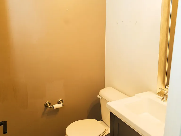 1013 Epiphany Rd — Photo 5