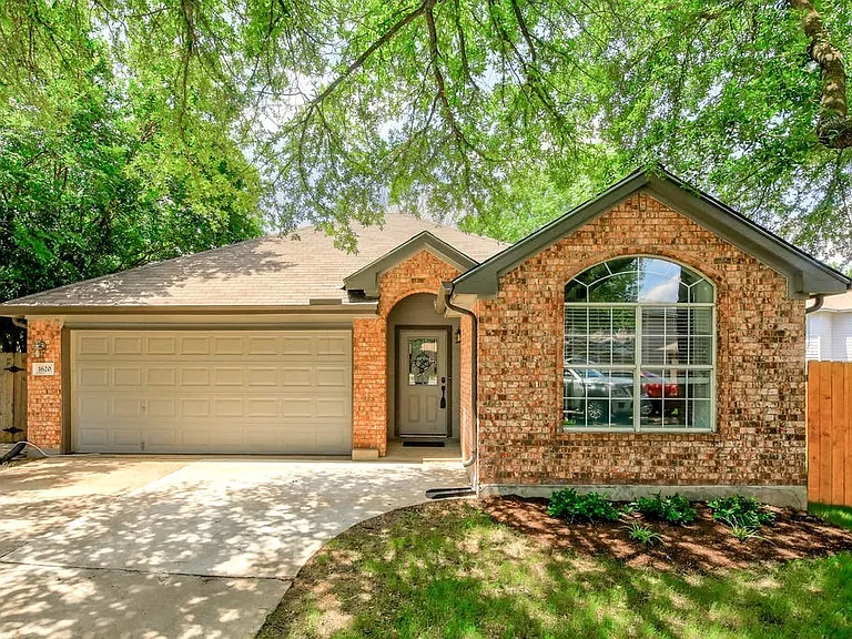 1620 Rosewood Ct — Photo 28