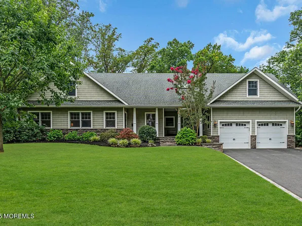 10 Greenwood Place, Middletown, NJ 07748