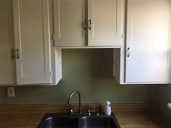 5th image of 227 South St