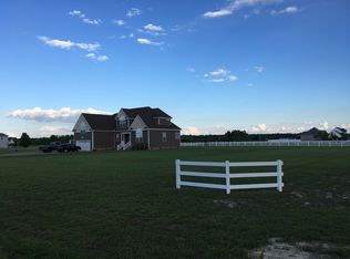 106 Regency Cir, Moyock, NC 27958