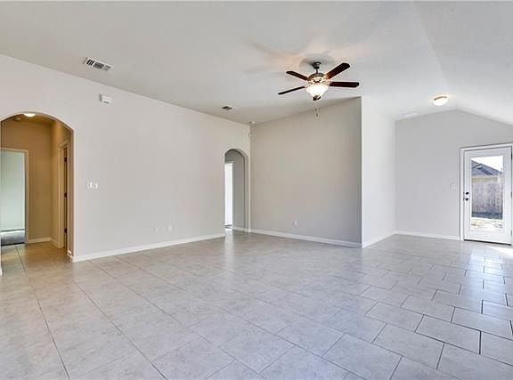 4th image of 5625 Sacco St