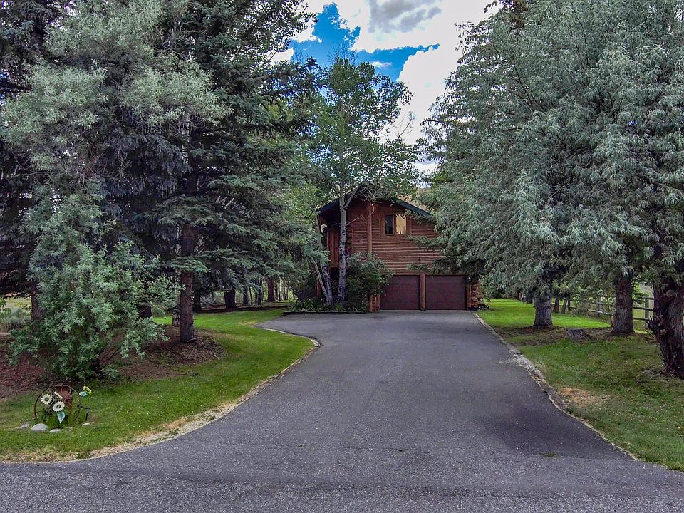 1st image of 209 Alturas Dr