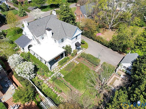 2nd image of 307 Oak Ln
