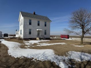 1583 E 8th Rd, Lostant, IL 61334