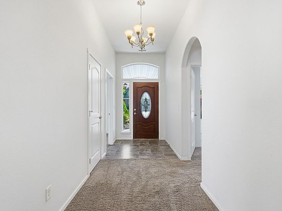 3rd image of 2610 W Parkway Dr