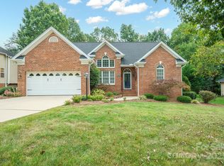 1522 35th Ave NE, Hickory, NC 28601