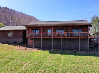 146 Brookview Ln, Whittier, NC 28789